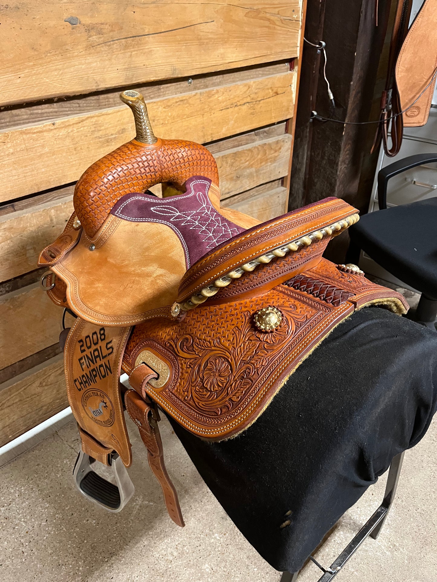 Cowboy Traditional Barrel Saddle ISUSED945
